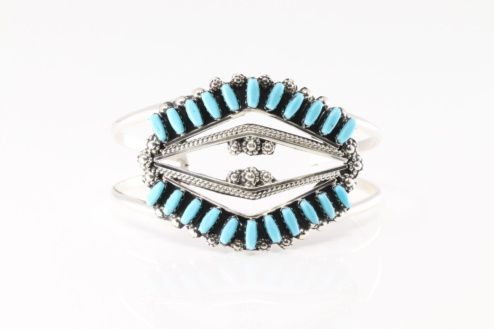 Native America Zuni Sterling Silver Turquoise Bracelet Cuff By Veronica Martza.: This is a Native America Zuni Sterling Silver Turquoise Bracelet Cuff By Veronica Martza.