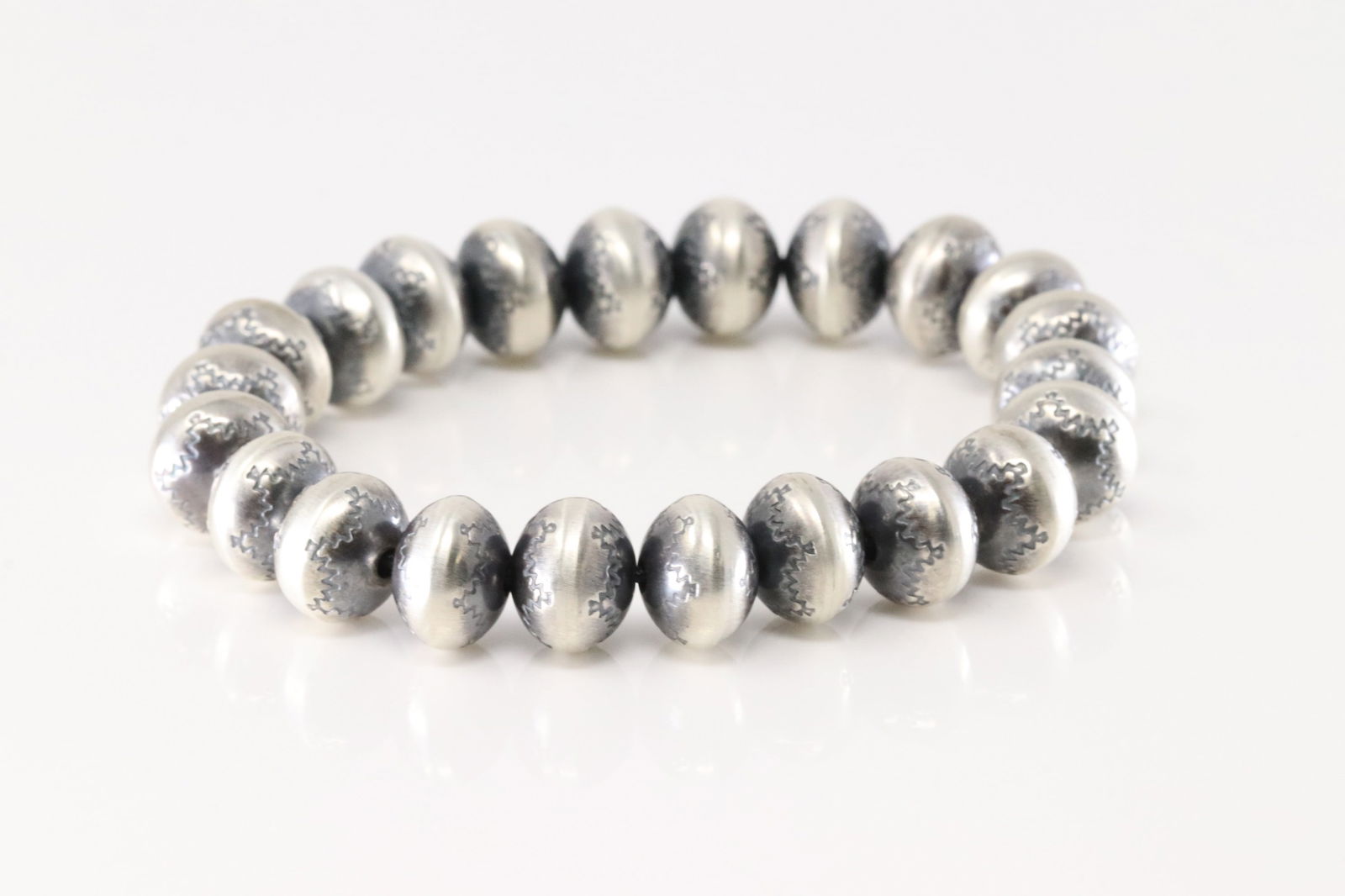 Native America Navajo Sterling Silver Pearl Beaded Stretch Bracelet By Bryannen Halwood. (1 of 3)