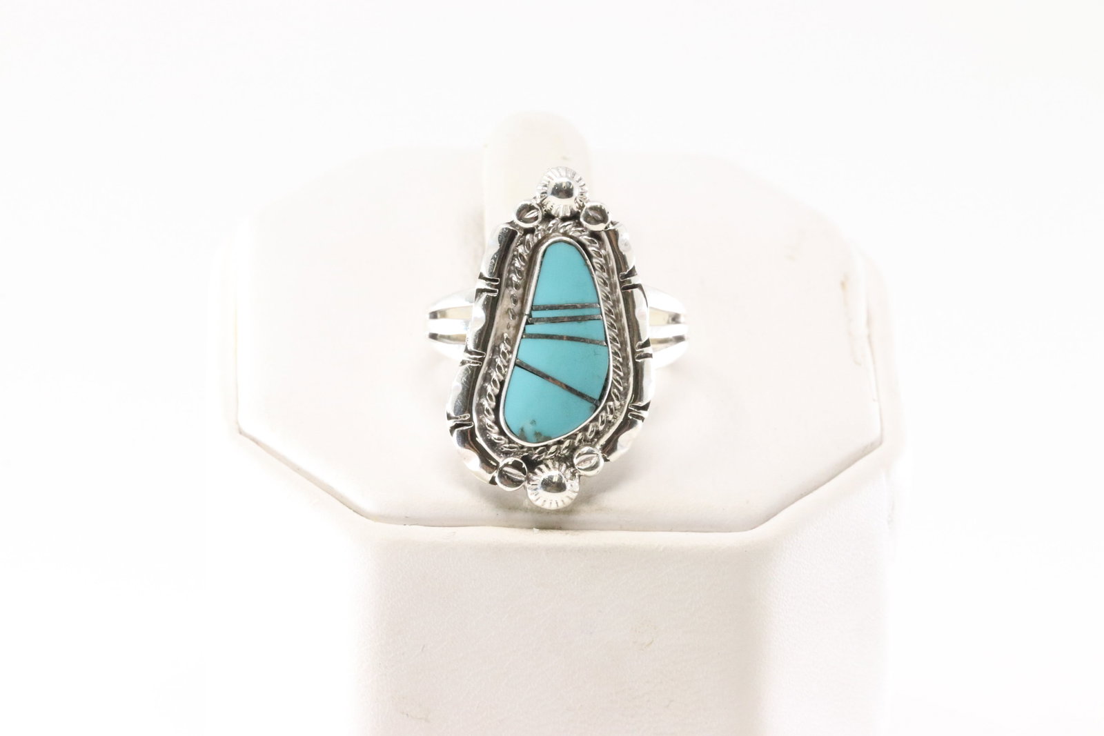 Native America Navajo Sterling Silver Inlay Turquoise Ring By James Manygoats.: This is a Native America Navajo Sterling Silver Inlay Turquoise Ring By James Manygoats. Ring Size: 7.50.