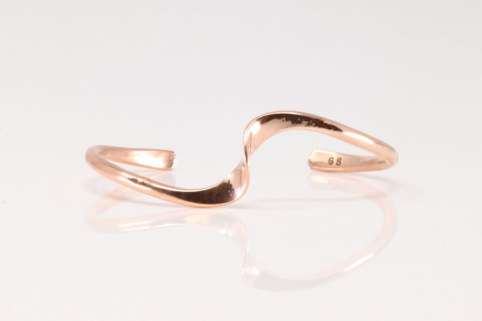 Native America Navajo Copper Bracelet Cuff By Gerald & Yolanda: This is a Native America Navajo Copper Bracelet Cuff By Gerald & Yolanda