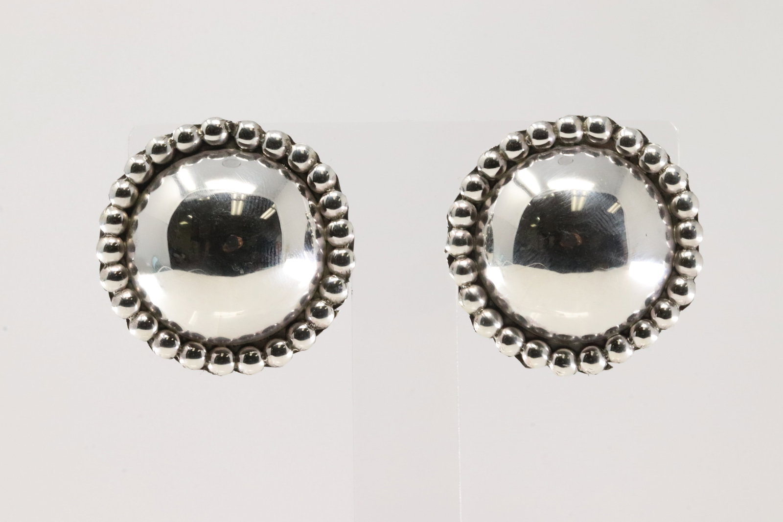 Native America Navajo Sterling Silver Post Earring's By Lorraine Chee.: This is a Native America Navajo Sterling Silver Post Earring's By Lorraine Chee.