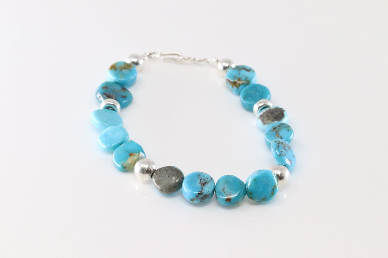 Native America Navajo Sterling Silver Turquoise Bracelet Link.: This is a Native America Navajo Sterling Silver Turquoise Bracelet Link. Bracelet length: 7.00"