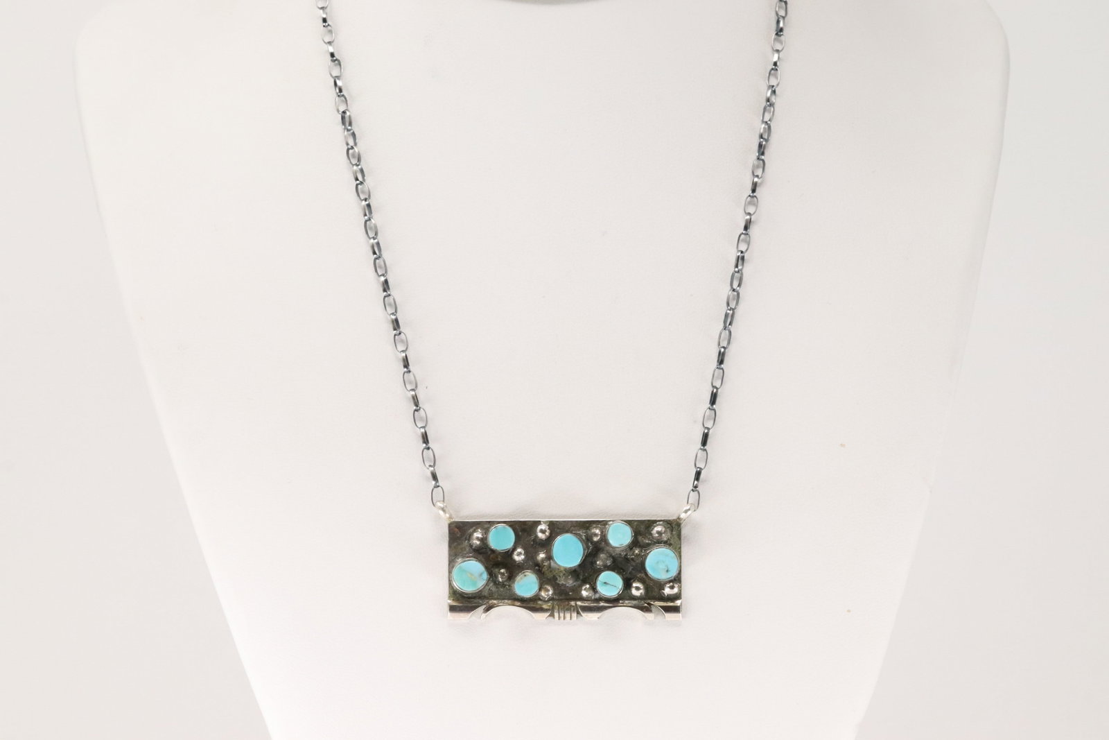Native America Navajo Sterling Silver Kingman Turquoise Necklace By Steve Francisco.: This is a Native America Navajo Sterling Silver Kingman Turquoise Necklace By Steve Francisco. Necklace length: 16.00"