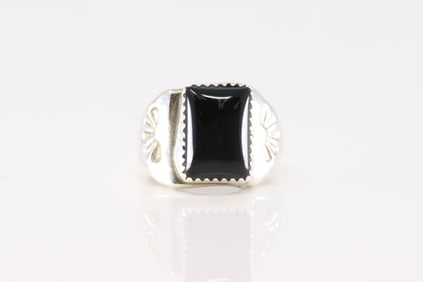 Native America Navajo Sterling Silver Black Onyx Ring By Thomas Johson.