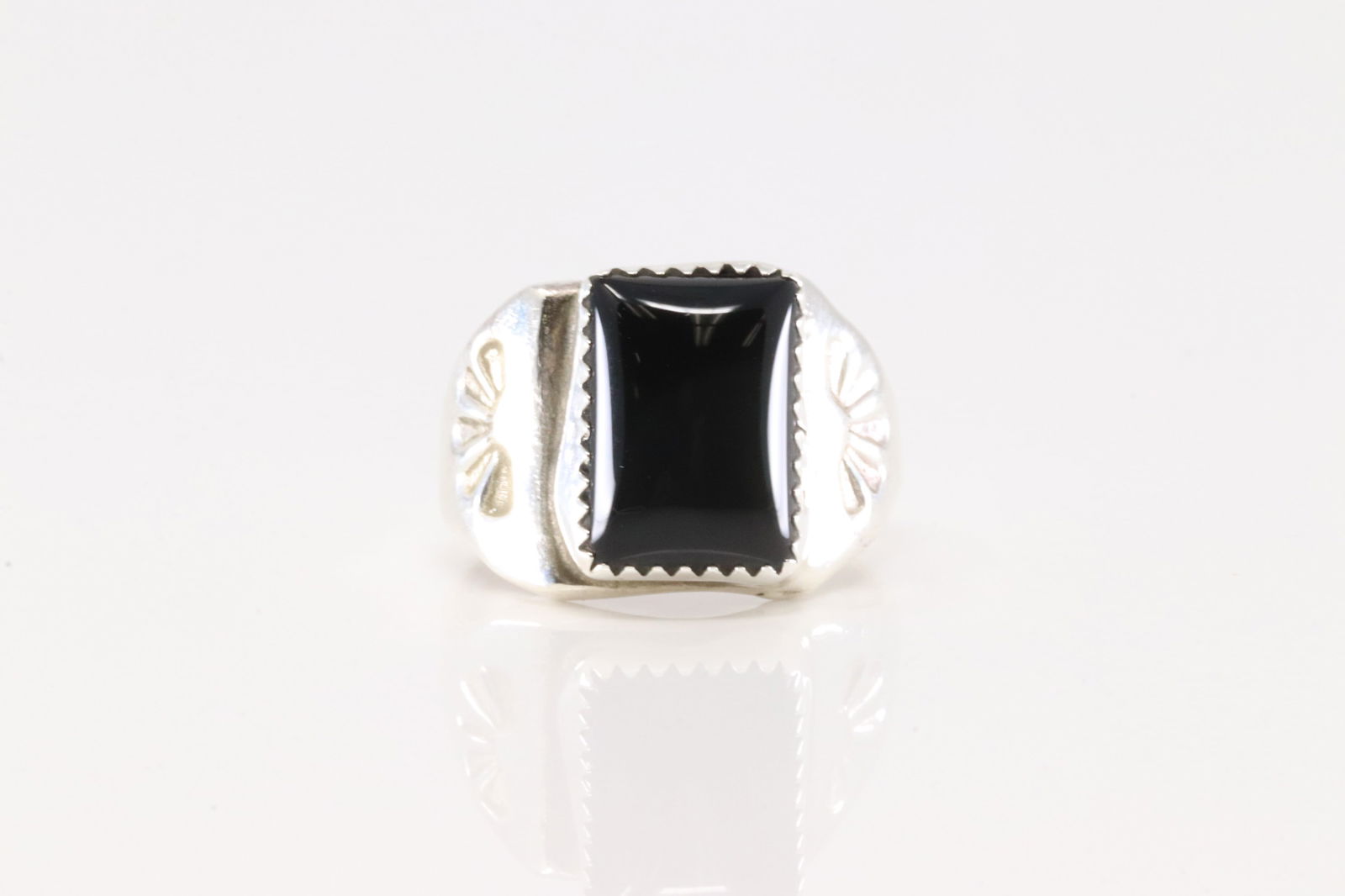 Native America Navajo Sterling Silver Black Onyx Ring By Thomas Johson. (1 of 4)