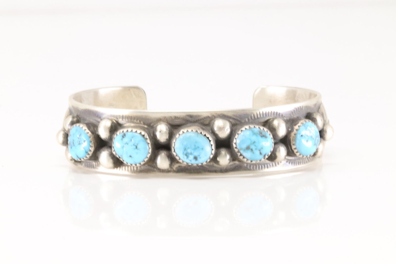 Native America Navajo Sterling Silver Kingman Turquoise Bracelet Cuff By Welbert Meyers.: This is a Native America Navajo Sterling Silver Kingman Turquoise Bracelet Cuff By Welbert Meyers.