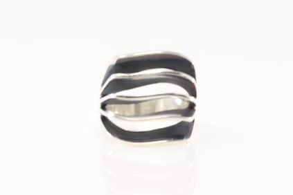 Native America Navajo Sterling Silver Open Design Ring By James Bahe.