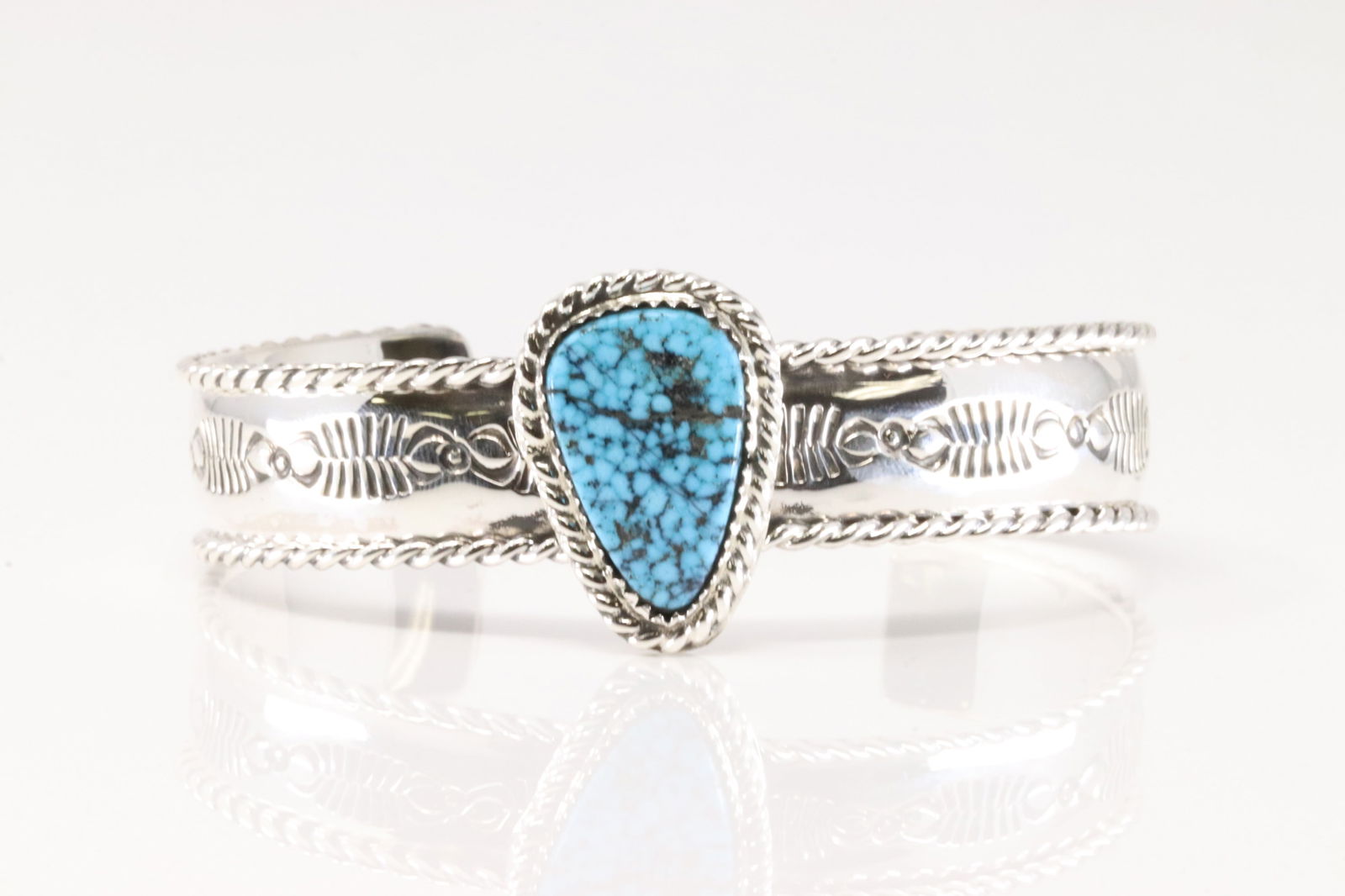 Native America Navajo Sterling Silver Kingman Turquoise Bracelet Cuff By Jason Bahe.: This is a Native America Navajo Sterling Silver Kingman Turquoise Bracelet Cuff By Jason Bahe.