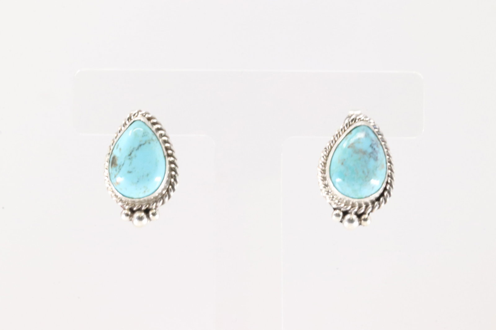 Native America Navajo Sterling Silver Kingman Turquoise Post Earring's By Tricia Leekity.: This is a Native America Navajo Sterling Silver Kingman Turquoise Post Earring's By Tricia Leekity.