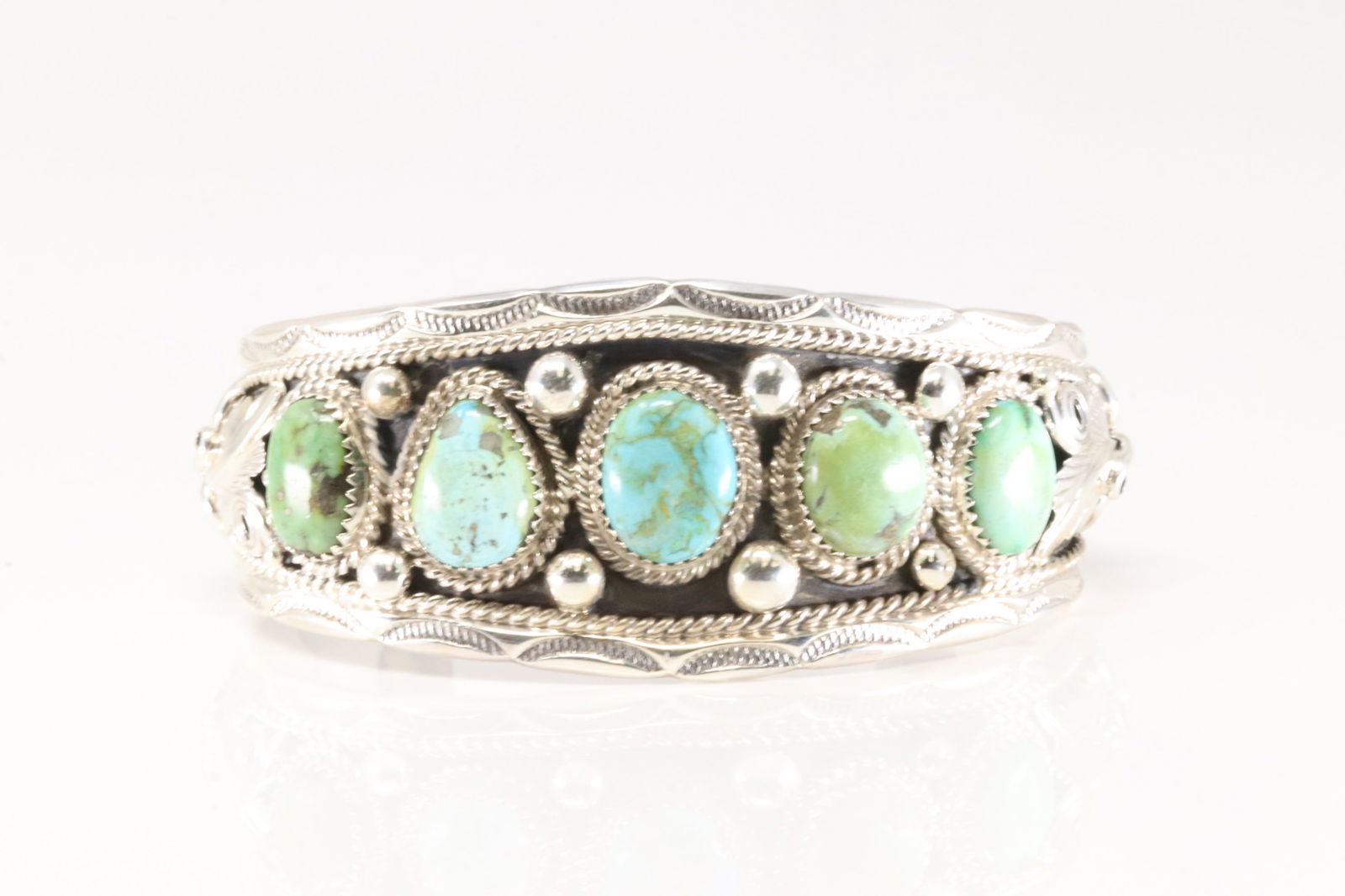 Native America Navajo Sterling Silver Sonora Gold Turquoise Bracelet Cuff By Darrell Morgan.: This is a Native America Navajo Sterling Silver Sonora Gold Turquoise Bracelet Cuff By Darrell Morgan.