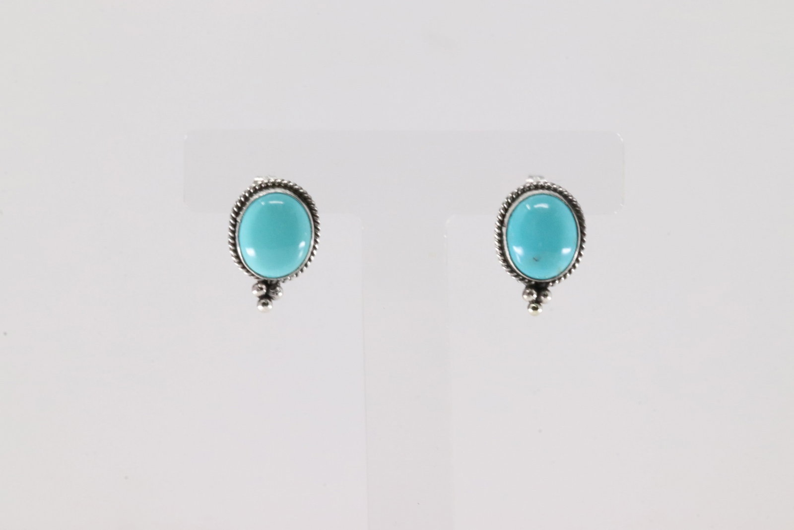Native America Navajo Sterling Silver Kingman Turquoise Post Earring's By Theresa Smith.: This is a Native America Navajo Sterling Silver Kingman Turquoise Post Earring's By Theresa Smith.