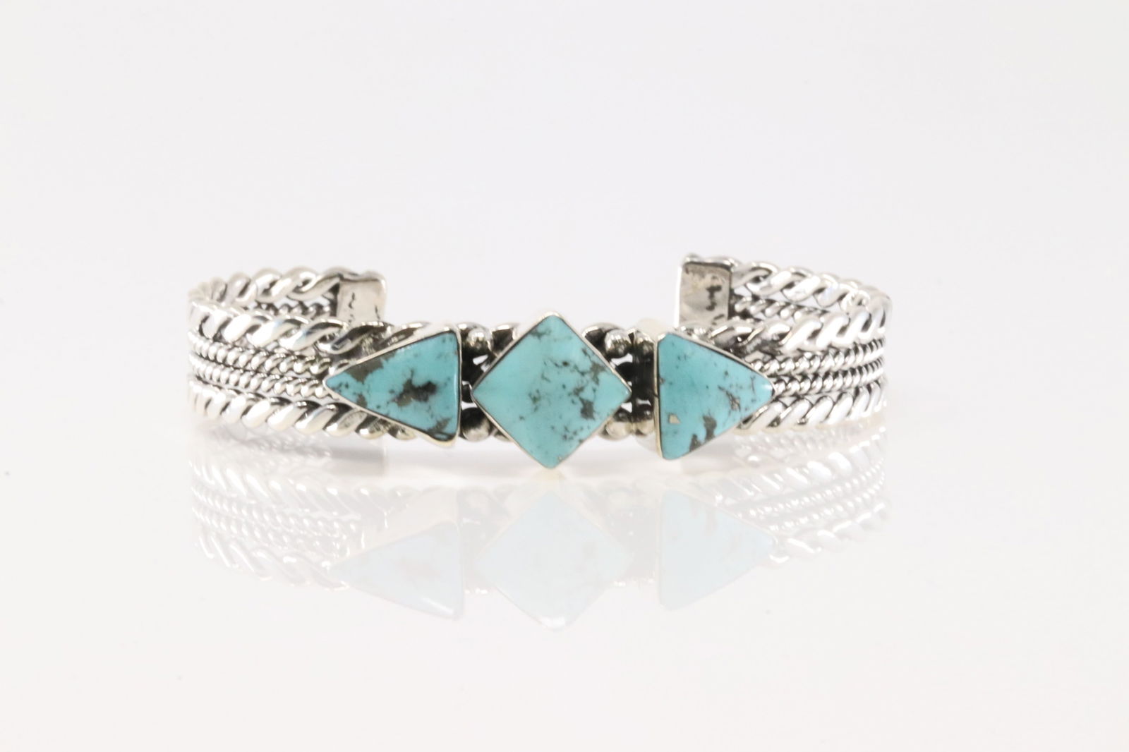Native America Navajo Sterling Silver Turquoise Bracelet Cuff By Mike Smith.: This is a Native America Navajo Sterling Silver Turquoise Bracelet Cuff By Mike Smith.
