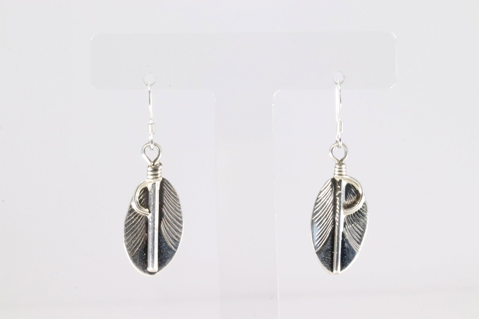Native American Navajo Sterling Silver Solid Dangling Earring's By Aaron Davis.: This is a Native American Navajo Sterling Silver Solid Dangling Earring's By Aaron Davis.
