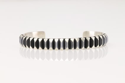Native America Navajo Sterling Silver Solid Bracelet Design Cuff By L.Tahe.