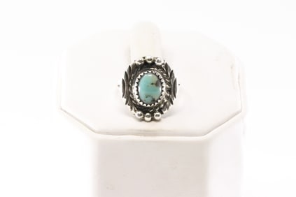 Native America Navajo Sterling Silver Turquoise Ring.