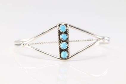 Native America Navajo Sterling Silver Turquoise Bracelet Cuff.