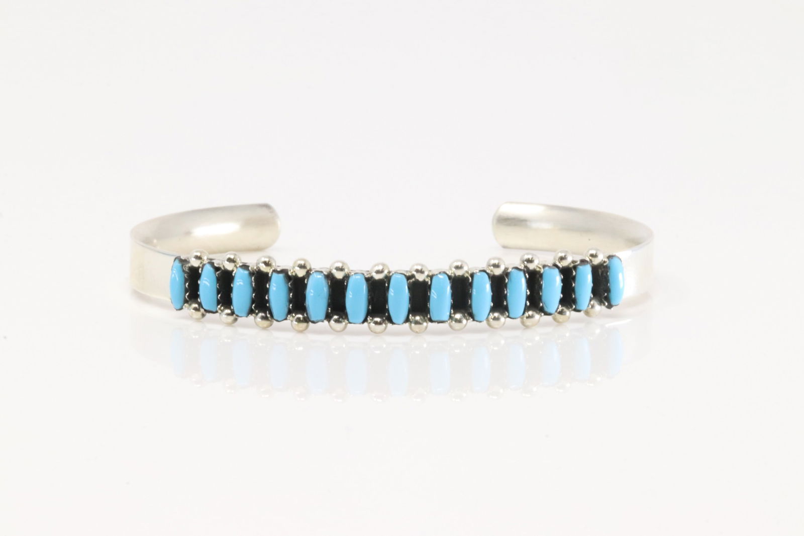 Native America Zuni Sterling Silver Turquoise Bracelet Cuff By V. Martza.: This is a Native America Zuni Sterling Silver Turquoise Bracelet Cuff By V. Martza.