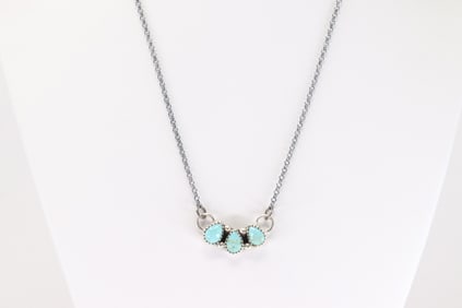 Native America Navajo Sterling Silver Kingman Turquoise Necklace By Maxine Ramirez.