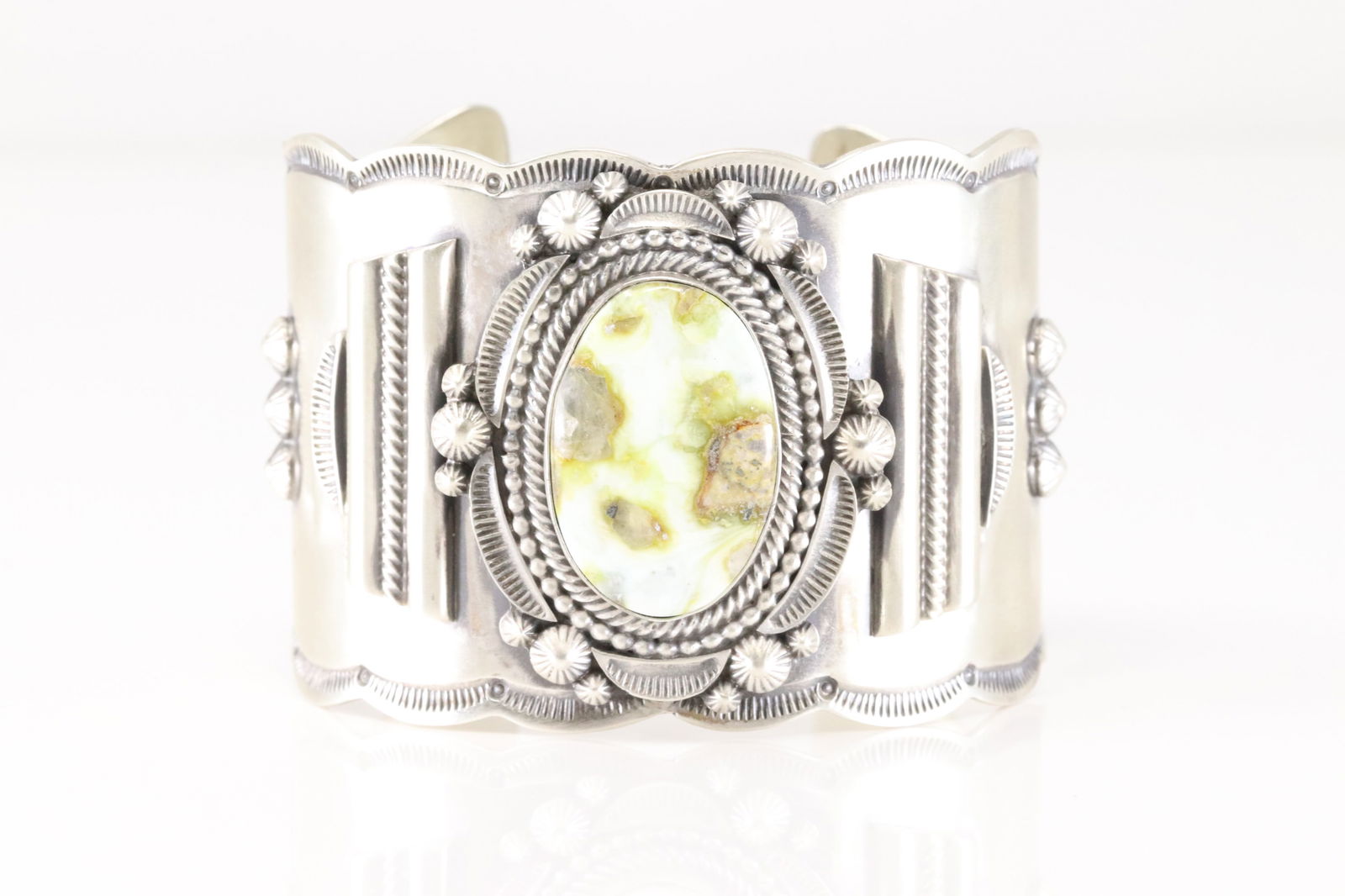 Native America Navajo Sterling Silver Palomino Turquoise Bracelet Cuff By Tom Lewis.: This is a Native America Navajo Sterling Silver Palomino Turquoise Bracelet Cuff By Tom Lewis. Total weight: 89.70 Grams.