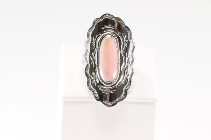 Native America Navajo Sterling Silver Pink Conch Shell Ring By Charlene Yazzie.