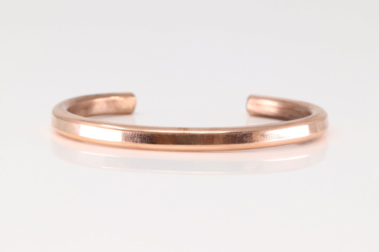 Native America Navajo Copper Bracelet Cuff By Elaine Tahe.: This is a Native America Navajo Copper Bracelet Cuff By Elaine Tahe.