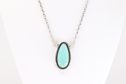 Native America Navajo Sterling Silver Kingman Turquoise Necklace By Alfred Martinez.