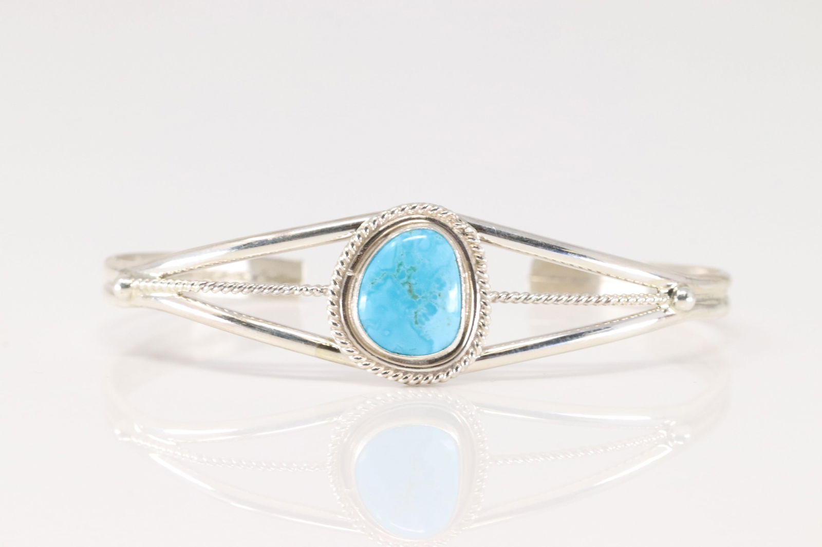 Native America Navajo Sterling Silver Turquoise Bracelet Cuff By P.Skeets.: This is a Native America Navajo Sterling Silver Turquoise Bracelet Cuff By P.Skeets.