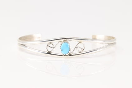 Native America Navajo Sterling Silver Turquoise Bracelet Cuff.