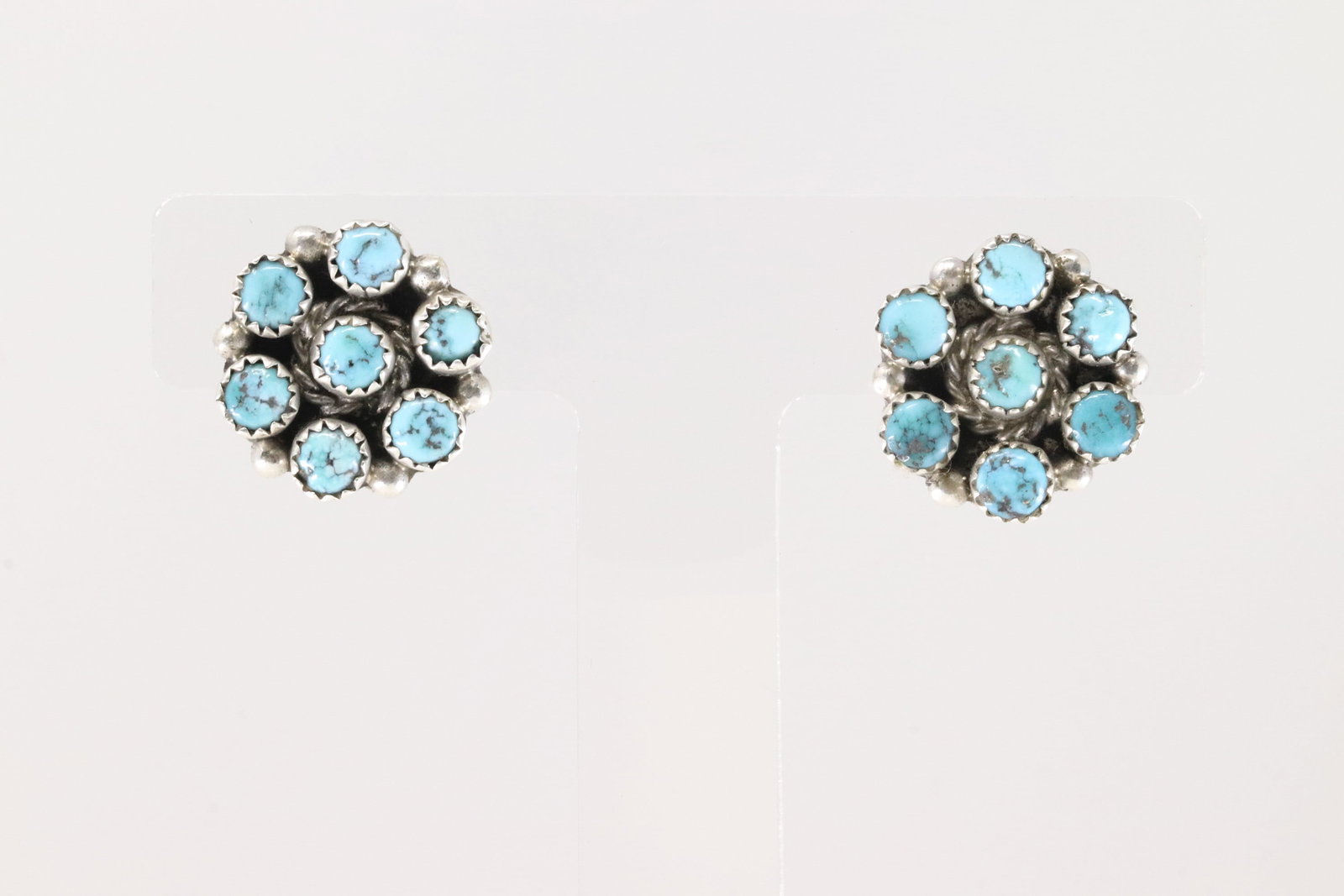 Native America Navajo Sterling Silver Kingman Turquoise Post Earring's By Maxine Ramirez.: This is a Native America Navajo Sterling Silver Kingman Turquoise Post Earring's By Maxine Ramirez.