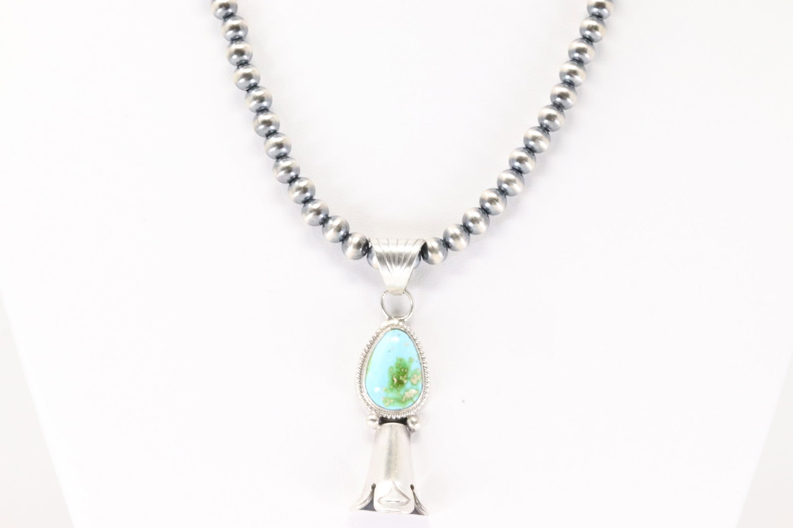 Native America Navajo Sterling Silver Sonora Gold Turquoise Blossom Necklace By Samuel Yellowhair.: This is a Native America Navajo Sterling Silver Sonora Gold Turquoise Blossom Necklace By Samuel Yellowhair. Necklace length: 16.00"