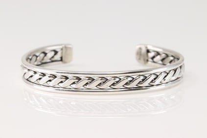Native America Navajo Sterling Silver Bracelet Cuff By Elaine Tahe.