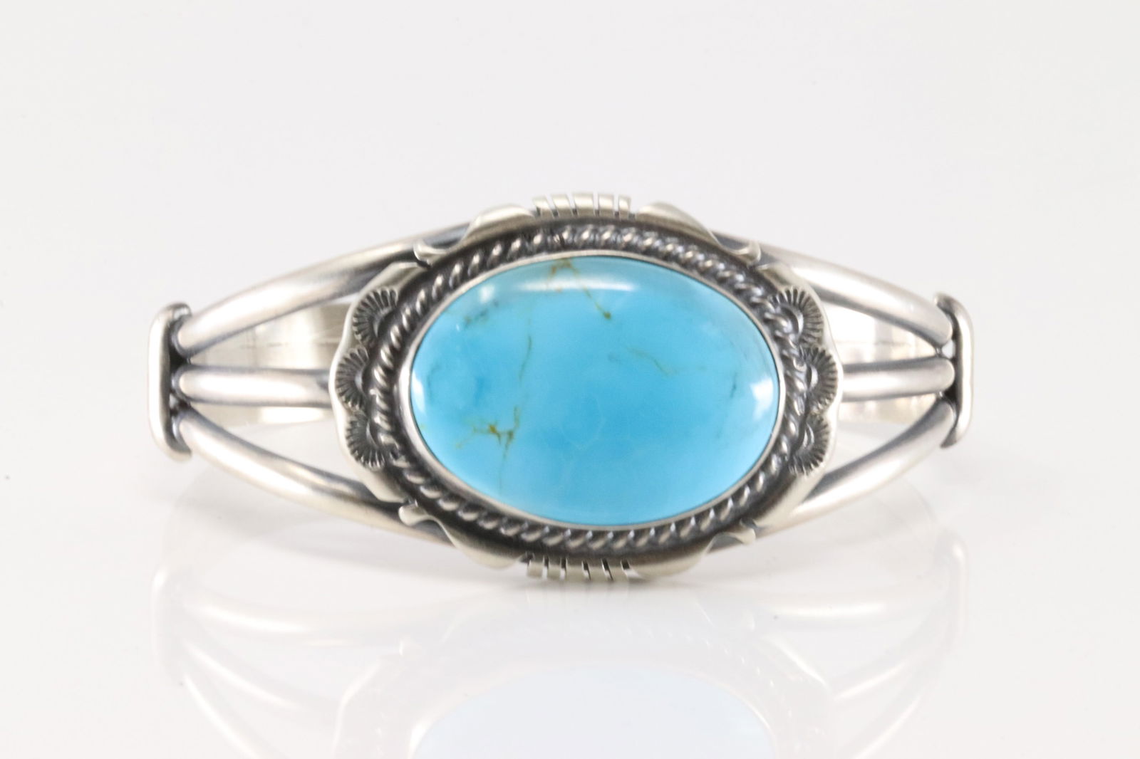 Native America Navajo Sterling Silver Kingman Turquoise Bracelet Cuff By Jimmy Lee.: This is a Native America Navajo Sterling Silver Kingman Turquoise Bracelet Cuff By Jimmy Lee.