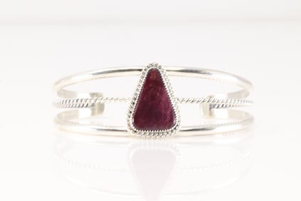 Native America Navajo Sterling Silver Purple Spiny Oyster Bracelet Cuff.