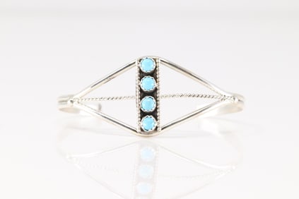 Native America Navajo Sterling Silver Turquoise Bracelet Cuff.