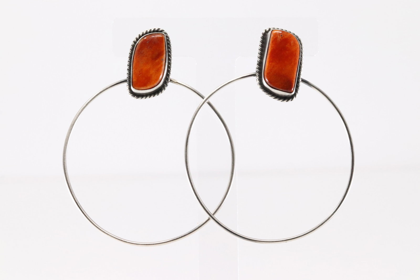 Native America Navajo Sterling Silver Spiny Oyster Hoop Post Earring's By Elouise Kee.: This is a Native America Navajo Sterling Silver Spiny Oyster Hoop Post Earring's By Elouise Kee.