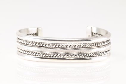 Native America Navajo Sterling Silver Solid Bracelet Cuff By Elaine Tahe.