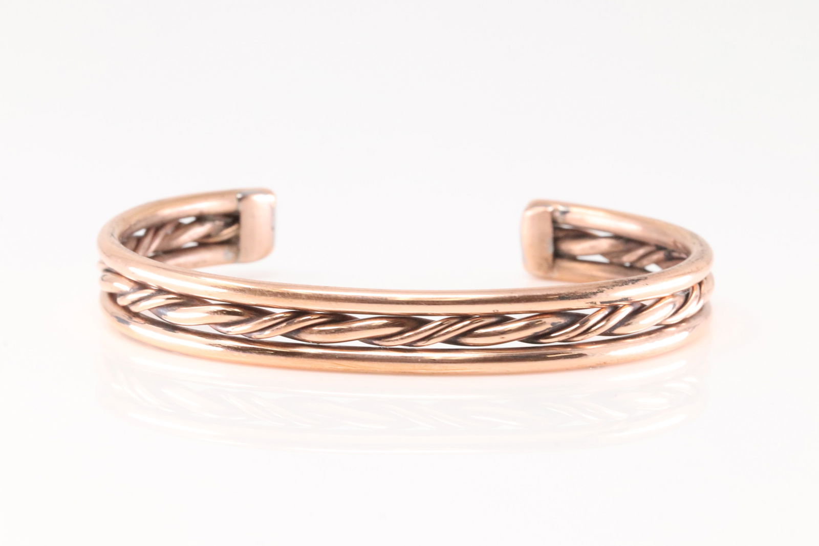 Native America Navajo Copper Bracelet Cuff By Elaine Tahe.: This is a Native America Navajo Copper Bracelet Cuff By Elaine Tahe.