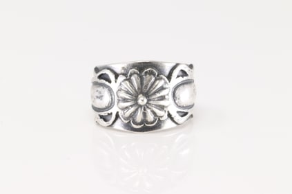 Native America Navajo Sterling Silver Solid Ring By Bobby Platero.