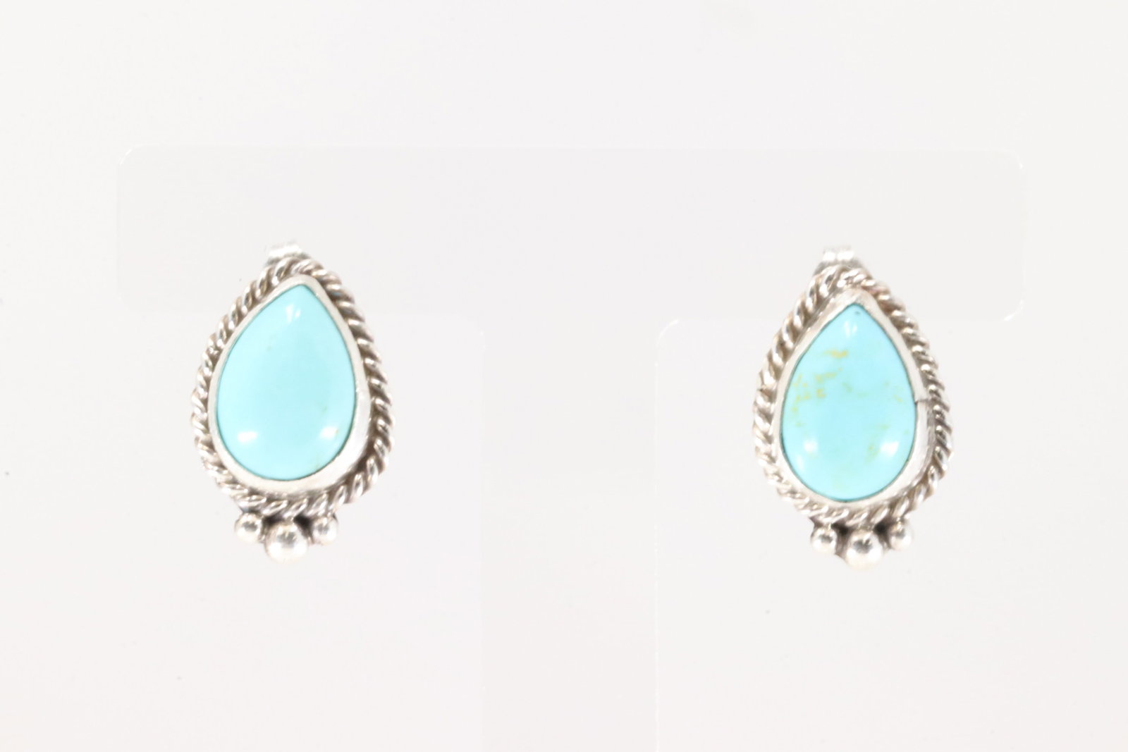 Native America Navajo Sterling Silver Kingman Turquoise Post Earring's By Tricia Leekity.: This is a Native America Navajo Sterling Silver Kingman Turquoise Post Earring's By Tricia Leekity.