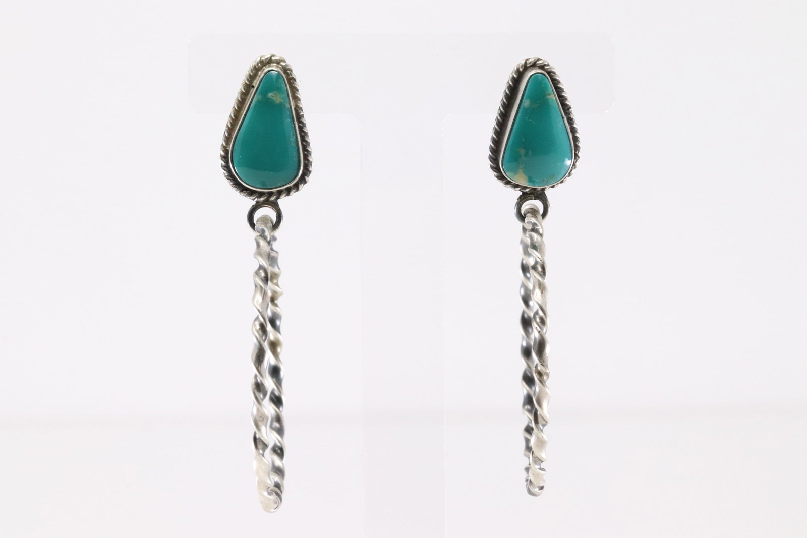 Native America Navajo Sterling Silver Kingman Turquoise Hoop Post / Dangling Earring's By Elouise: This is a Native America Navajo Sterling Silver Kingman Turquoise Hoop Post / Dangling Earring's By Elouise Kee.