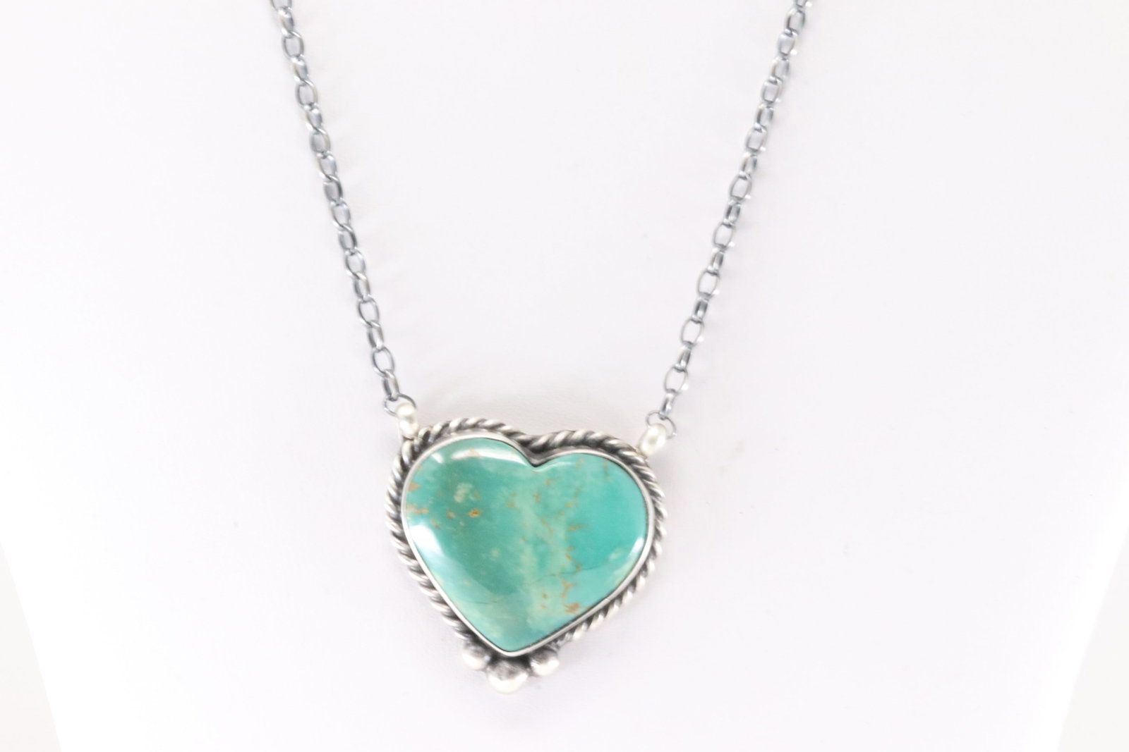 Native America Navajo Sterling Silver Kingman Turquoise Heart Necklace By Johnny Dixon.: This is a Native America Navajo Sterling Silver Kingman Turquoise Heart Necklace By Johnny Dixon. Necklace lenth: 18.00"