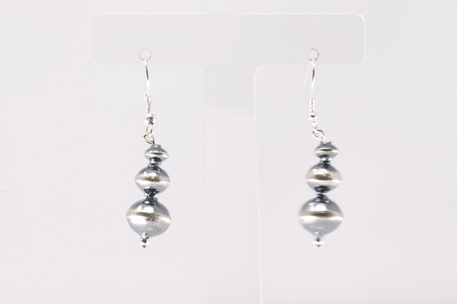 Native America Navajo Sterling Silver Pearl Beaded Dangling Earring's By Treva Jim.: This is a Native America Navajo Sterling Silver Pearl Beaded Dangling Earring's By Treva Jim.