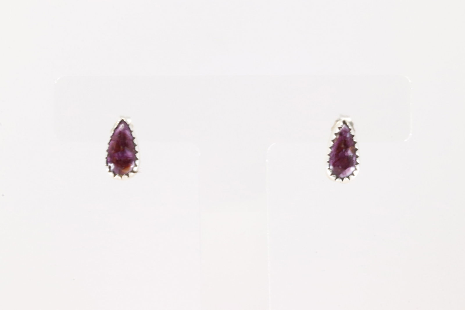 Native America Navajo Sterling Silver Purple Spiny Oyster Post Earring's By Robert Martinez.: This is a Native America Navajo Sterling Silver Purple Spiny Oyster Post Earring's By Robert Martinez.