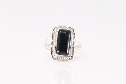 Native America Navajo Sterling Silver Black Onyx Ring By Peggy Skeets / Byron Begay.