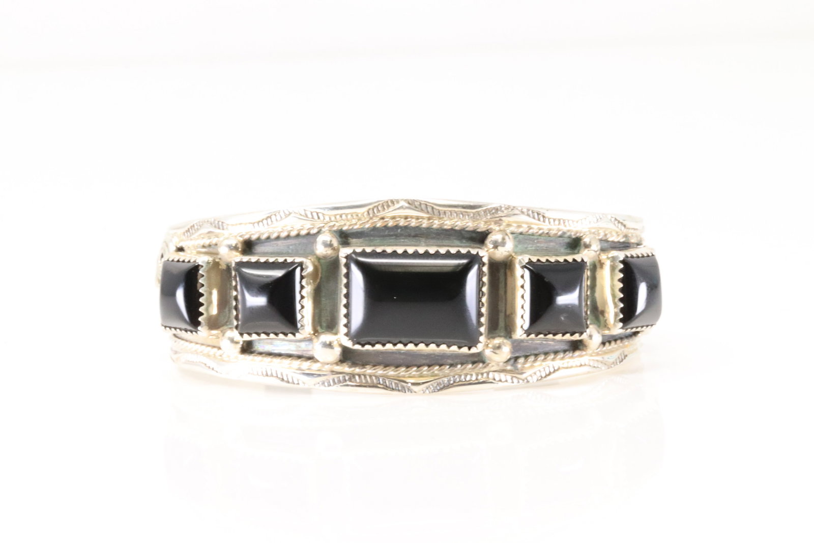 Native America Navajo Sterling Silver Black Onyx Bracelet Cuff By Darrell Morgan.: This is a Native America Navajo Sterling Silver Black Onyx Bracelet Cuff By Darrell Morgan.