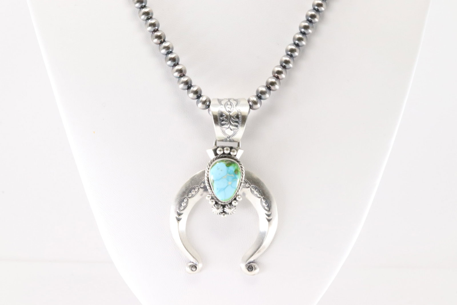 Native America Navajo Sterling Silver Sonora Gold Turquoise Naja Necklace By Samuel Yellowhair.: This is a Native America Navajo Sterling Silver Sonora Gold Turquoise Naja Necklace By Samuel Yellowhair. Necklace length: 18.00"