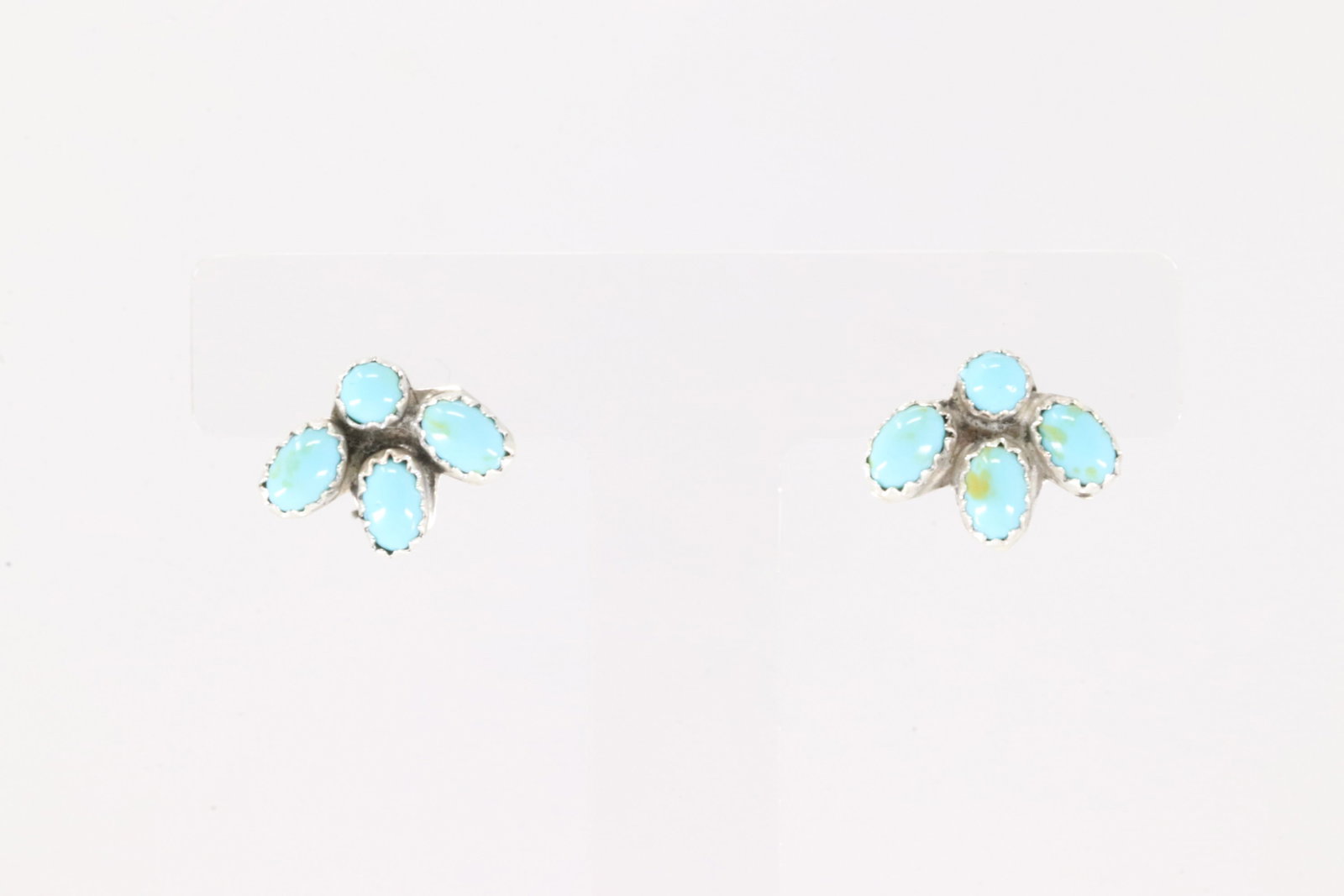 Native America Navajo Sterling Silver Kingman Turquoise Post Earring's By Sylvya Chee.: This is a Native America Navajo Sterling Silver Kingman Turquoise Post Earring's By Sylvya Chee.