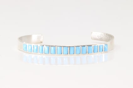Native America Navajo Sterling Silver Turquoise Bracelet Cuff.