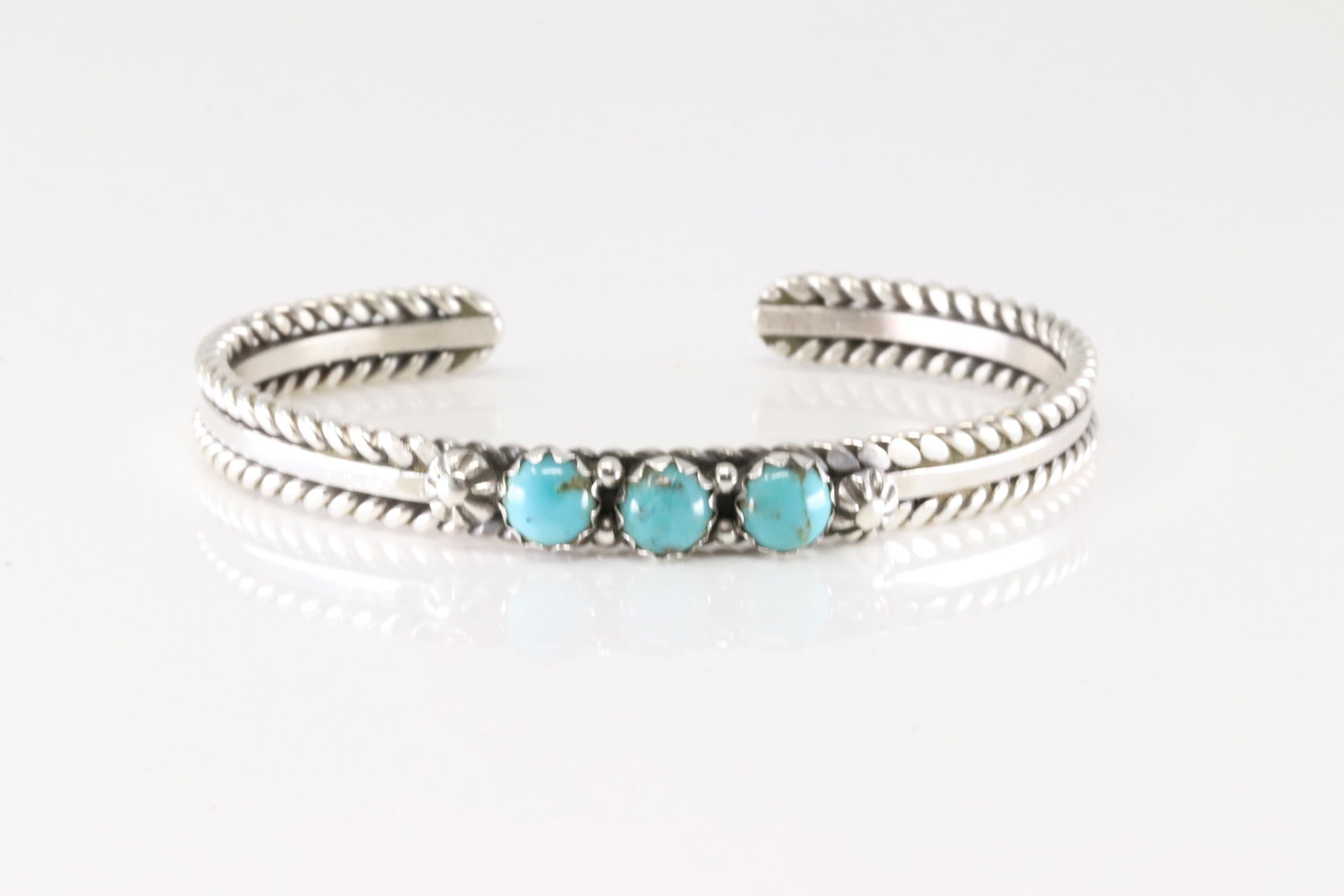 Native America Navajo Sterling Silver Turquoise Bracelet Cuff By R.King.: This is a Native America Navajo Sterling Silver Turquoise Bracelet Cuff By R.King.