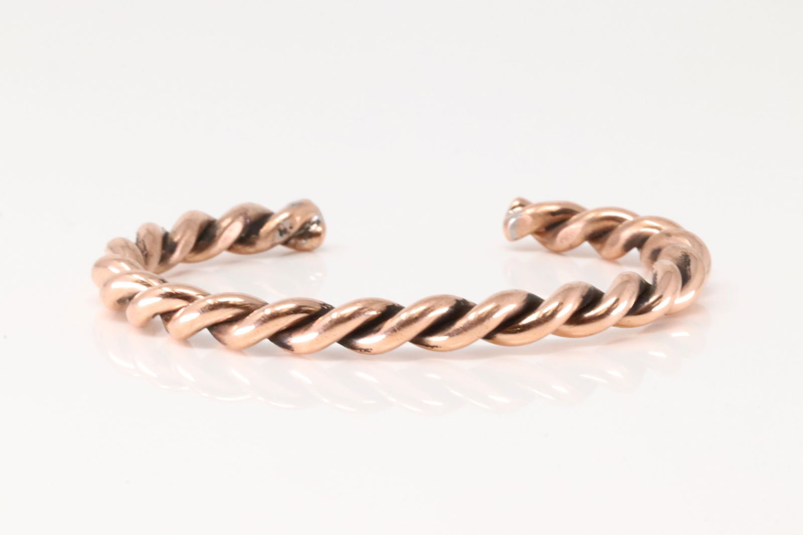 Native America Navajo Copper Bracelet Cuff By Elaine Tahe.: This is a Native America Navajo Copper Bracelet Cuff By Elaine Tahe.